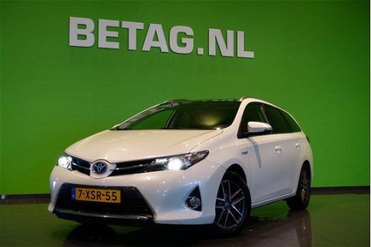 Toyota Auris Touring Sports - AUTOMAAT 1.8 Hybrid Camera | Panoramadak | Navigatie - 1