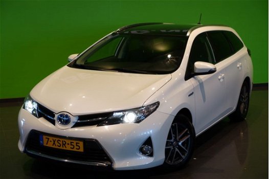 Toyota Auris Touring Sports - AUTOMAAT 1.8 Hybrid Camera | Panoramadak | Navigatie - 1