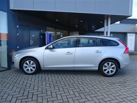 Volvo V60 - D2 Kinetic Business Pack Pro Navigatie - 1