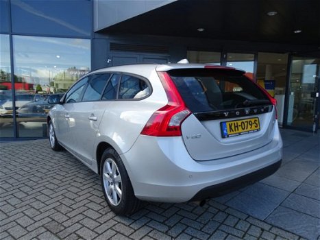 Volvo V60 - D2 Kinetic Business Pack Pro Navigatie - 1