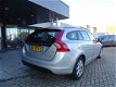 Volvo V60 - D2 Kinetic Business Pack Pro Navigatie - 1 - Thumbnail