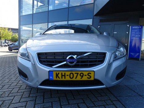 Volvo V60 - D2 Kinetic Business Pack Pro Navigatie - 1