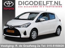 Toyota Yaris - 1.0 VVT-i Now | Airco | Elektrische ramen | Centrale deurvergrendeling