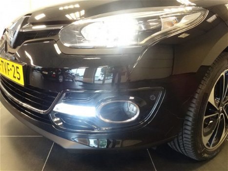 Renault Mégane Estate - TCe 115 Bose | Full Map Navigatie | Metaalkleur | 17'' LM Velgen | Airco Cli - 1