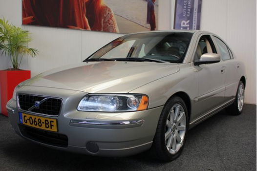 Volvo S60 - 2.5T AWD Summum LEDER NAVIGATIE CRUISE CONTROL CLIMATE CONTROL PDC XENON ZEER MOOI - 1