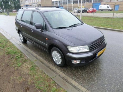 Mitsubishi Space Wagon - 2.4 GDI GLXi 6p - 1