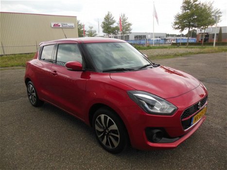 Suzuki Swift - 1.0 Stijl Smart Hybrid I airco I Cruise control I Achteruitrijcamera I Staat in Hooge - 1