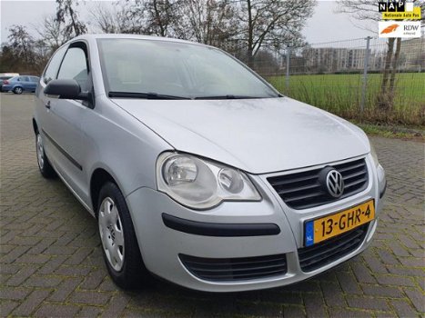 Volkswagen Polo - 1.4-16V Trendline - GRIJS - AIRCO - 1