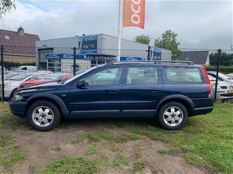 Volvo XC70 - 2.4 D5 Comfort Line automaat/lmv/trekhaak/leder - 1