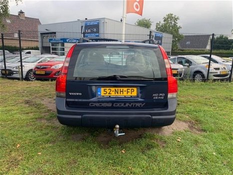 Volvo XC70 - 2.4 D5 Comfort Line automaat/lmv/trekhaak/leder - 1