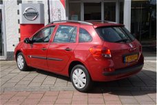 Renault Clio Estate - 1.2-16V Special Line / NAVIGATIE / RADIO CD