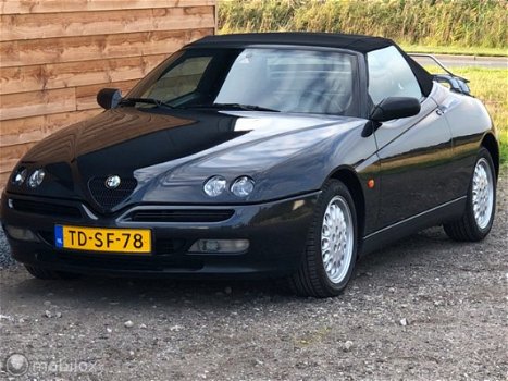 Alfa Romeo Spider - 2.0-16V T.Spark - 1