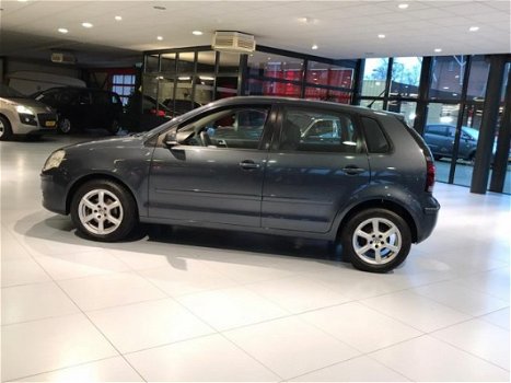 Volkswagen Polo - 1.2-12V Trendline - 1