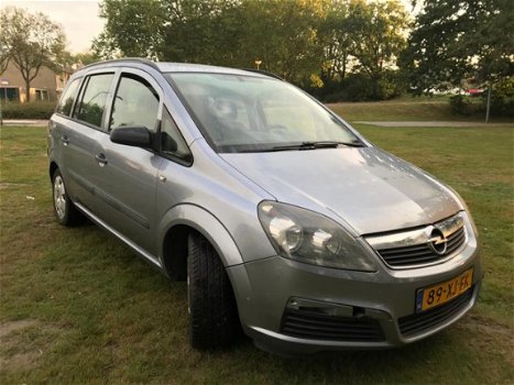 Opel Zafira - 1.9 CDTi 120pk Essentia - 1