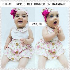 BABY ROMPER MET ROKJE EN HAARBAND MAAT 74/80