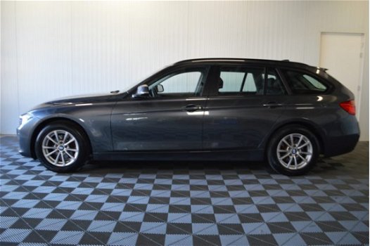 BMW 3-serie Touring - 318d AUTOMAAT // LEER NAVI CRUISE PDC CLIMA LMV - 1