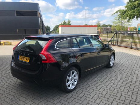 Volvo V60 - 2.0 D4 Momentum 120 KW 163 PK navi pdc - 1