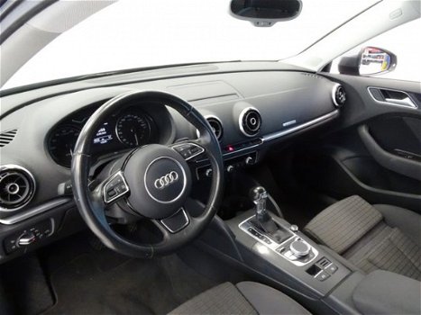 Audi A3 Sportback - 1.4 e-tron PHEV Attraction Pro Line plus Prijs excl. BTW Navigatie CrusieControl - 1