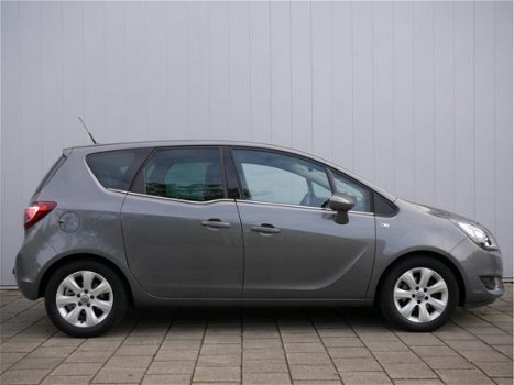 Opel Meriva - 1.4 Turbo 120pk Cosmo VAN: € 14.845, - VOOR: € 13.895, - 1