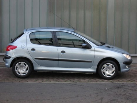 Peugeot 206 - 1.4 5D Gentry Airco Trekhaak - 1