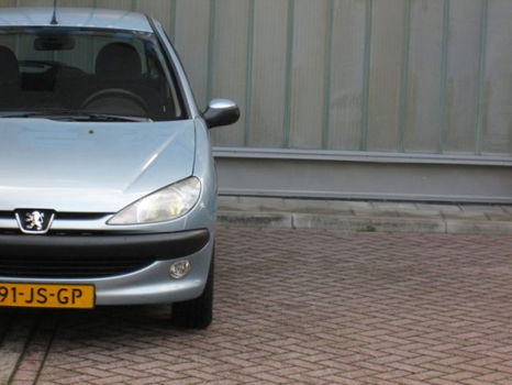 Peugeot 206 - 1.4 5D Gentry Airco Trekhaak - 1