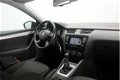 Skoda Octavia Combi - 1.6 TDI Businessline Navigatie Climate Control Parkeersensoren 200x Vw-Audi-Se - 1 - Thumbnail