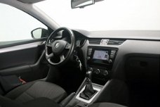 Skoda Octavia Combi - 1.6 TDI Businessline Navigatie Climate Control Parkeersensoren 200x Vw-Audi-Se