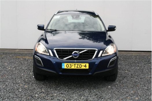 Volvo XC60 - 2.0 D3 FWD Ocean Race | Airco | Navigatie | Leder | Parkeerhulp voor + achter | Trekhaa - 1