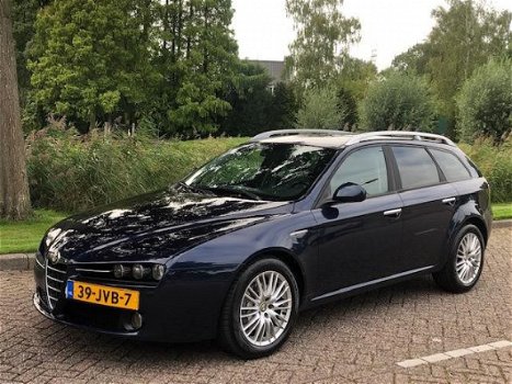 Alfa Romeo 159 Sportwagon - 1.9 JTD Q-Tronic Distinctive 2009 Leer Bose NAP Keurige auto - 1