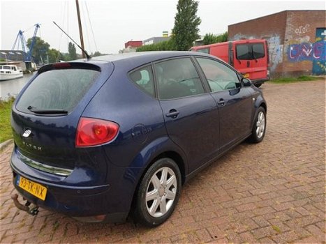 Seat Altea XL - 2.0 TDI Stylance Automaat Xenon Navigatie Parkeersensoren - 1