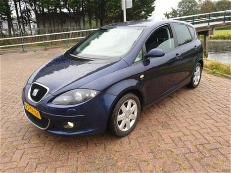 Seat Altea XL - 2.0 TDI Stylance Automaat Xenon Navigatie Parkeersensoren - 1