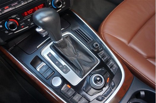 Audi Q5 - 2.0 TFSI quattro Pro Line panoramadak / navigatie / automaat - 1