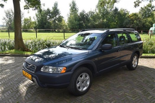 Volvo XC70 - 2.5 T Comfort Line Zeer nette auto - 1