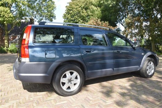 Volvo XC70 - 2.5 T Comfort Line Zeer nette auto - 1