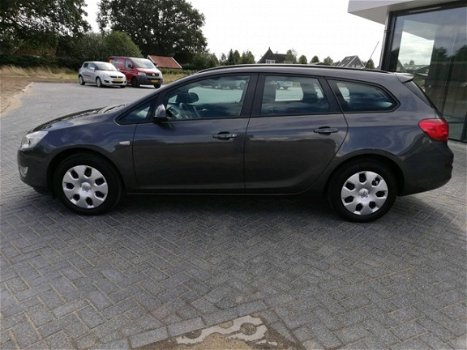 Opel Astra Sports Tourer - 1.4 Edition RIJKLAARPRIJS Trekhaak| Airco - 1