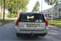 Volvo V70 - 2.4 Momentum NAVIGATIE/AIRCO/CRUISE NETTE STAAT - 1 - Thumbnail