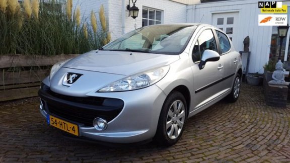 Peugeot 207 - 1.4 VTi Look Uitzonderlijk mooie en keurig verzorgde auto met Airco, de auto is rijkla - 1