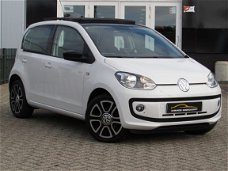 Volkswagen Up! - 1.0 up Cup AUTOMAAT|PANORAMADAK|NAVIGATIE|STOELVERWARMING|16 INCH VELGEN|DEALER OND