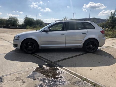 Audi A3 Sportback - 2.0 TDI Ambit. B.E - 1