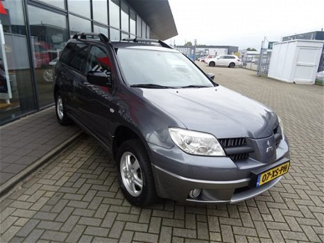 Mitsubishi Outlander Sport - 2.0 Invite+ *CLIMATE CONTROL*LICHTMETALEN WIELEN* TREKHAAK*DEALER ONDER - 1