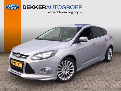 Ford Focus - 1.6 182PK 5 Deurs met volledig Styling Pack - 1