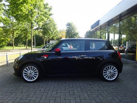 Mini Mini One - 1.2 102PK Business * NIEUW MODEL * / GROOT NAVIGATIE / CRUISE CONTROL / LICHTMETALEN - 1