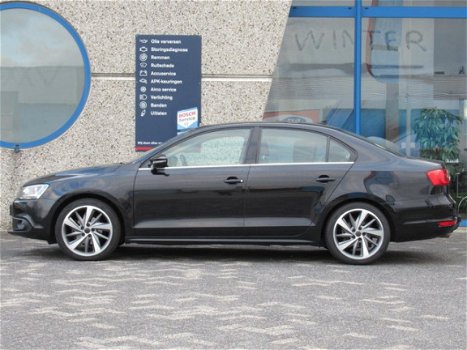 Volkswagen Jetta - 1.6 TDI High Executive Line BlueMotion - 1