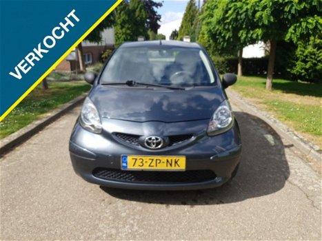 Toyota Aygo - 5 deurs 1.0-12V - 1