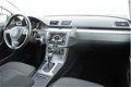 Volkswagen Passat Variant - 2.0 TSI Comfortline Geen import/ Navi/ ECC/ PDC/ Trekhaak - 1 - Thumbnail