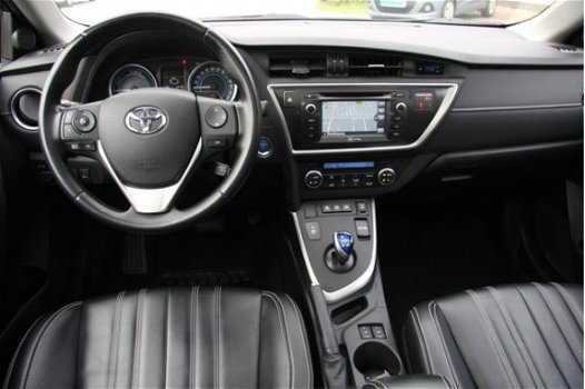 Toyota Auris Touring Sports - 1.8 Hybrid Executive Pano-dak/leder/Xenon/JBL - 1