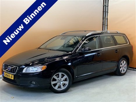 Volvo V70 - T4 Summum Automaat - 1