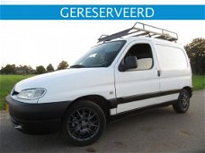 Peugeot Partner - 1.4i Benzine met Stuurbekrachtiging