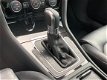 Volkswagen Golf - 2.0 TDI Highline | DSG | Leer | Navigatie | - 1 - Thumbnail