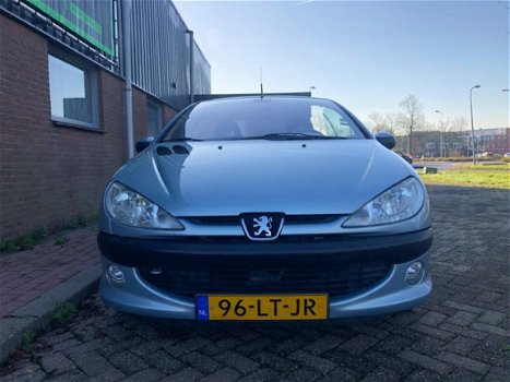 Peugeot 206 CC - 2.0-16V 136pk Cabrio NL auto nieuwe apk - 1